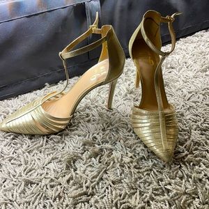Mix No.6- Gold heels size 7